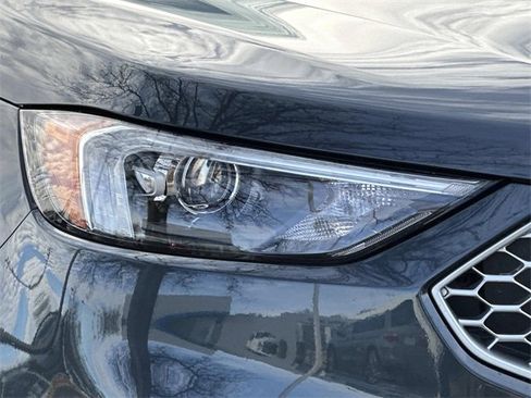Used 2024 Ford Edge SEL w/ Convenience Package image 5
