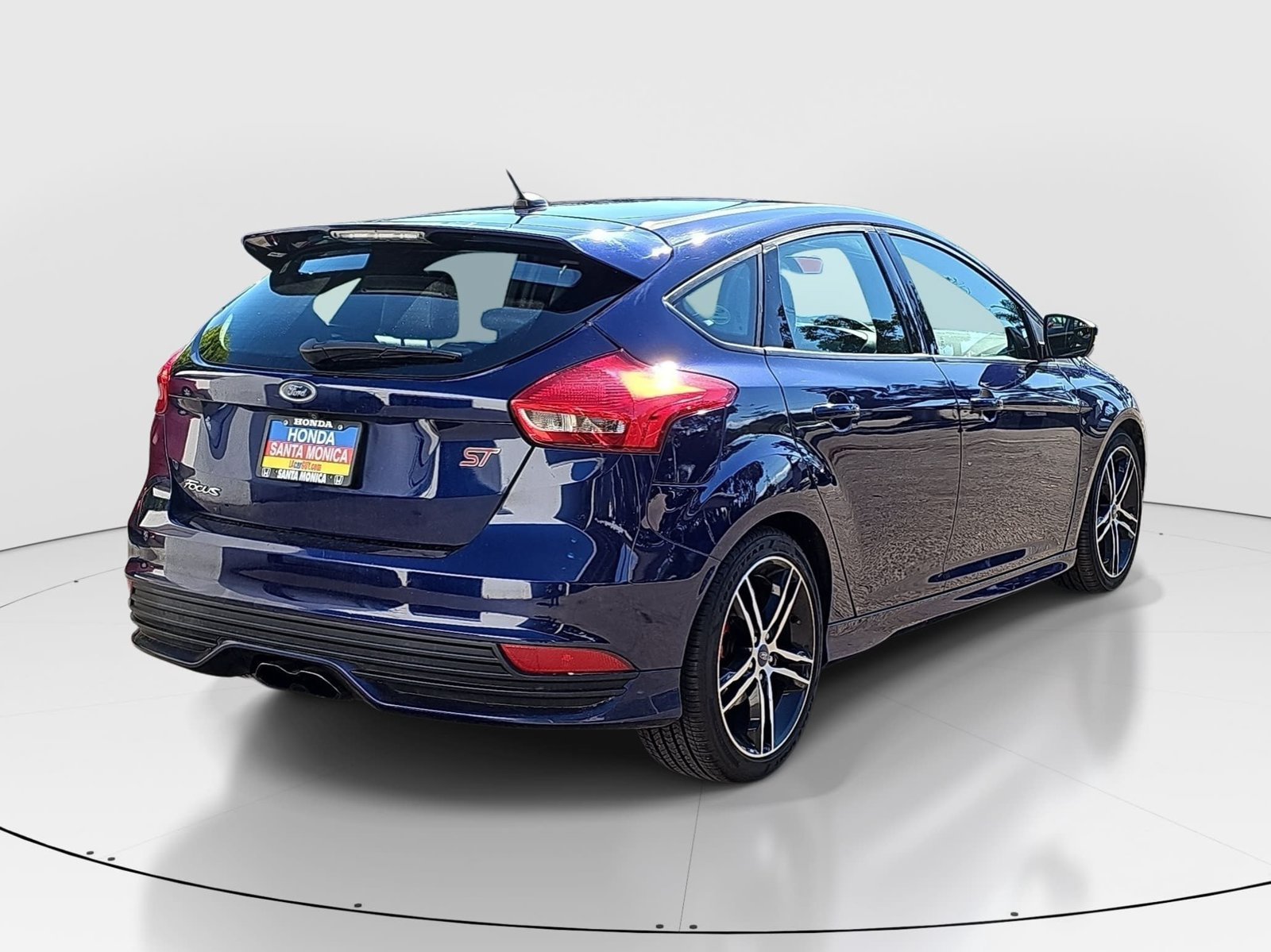 Used 2017 Ford Focus ST w/ Equipment Group 402A FWD image 5