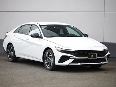 New 2025 Hyundai Elantra SEL