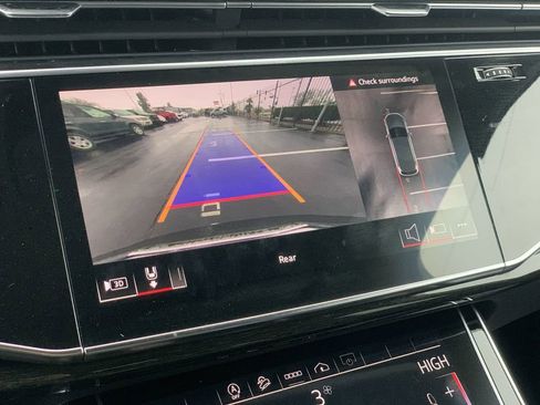 Used 2024 Audi Q7 3.0T Premium Plus image 12