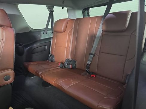 Used 2019 Chevrolet Suburban Premier w/ Premier Plus Edition AWD/4WD image 21