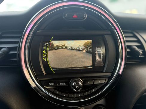 Used 2018 MINI Cooper 2-Door Hardtop image 22