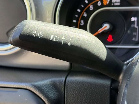 Used 2022 Jeep Wrangler Unlimited Sahara w/ LED Lighting Group AWD/4WD image 27