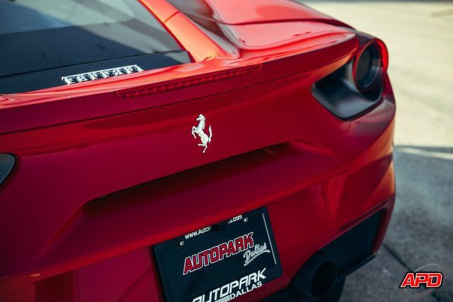 Used 2018 Ferrari 488 GTB RWD image 44
