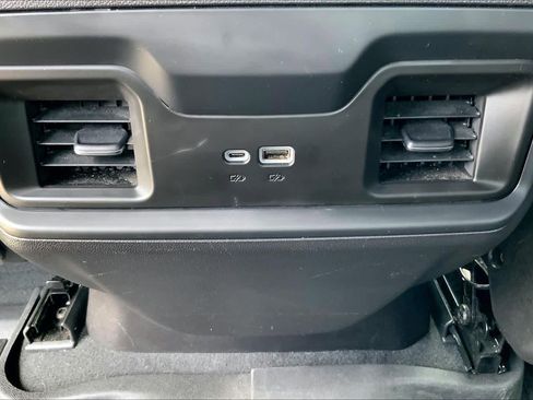 Used 2024 Chevrolet Silverado 1500 LT Trail Boss w/ LT Trail Boss Premium Package AWD/4WD image 34
