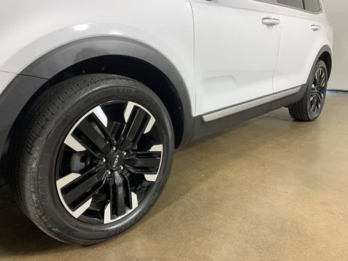 Used 2023 Kia Telluride SX AWD/4WD image 2