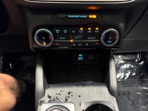 Used 2022 Ford Escape SE w/ SE Sport Appearance Package AWD/4WD image 39