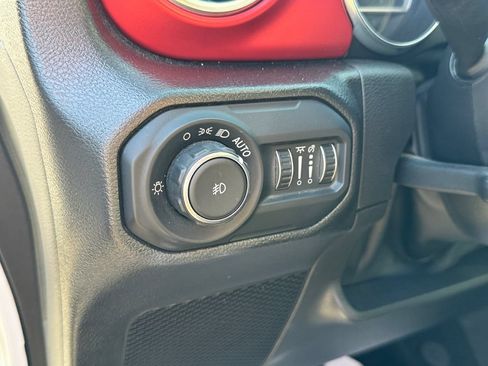 Used 2022 Jeep Wrangler Unlimited Rubicon AWD/4WD image 23