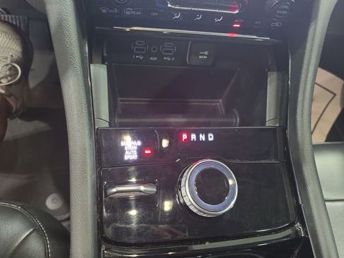 Used 2023 Jeep Grand Cherokee Limited AWD/4WD image 16