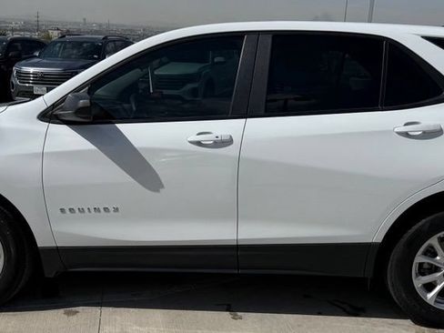 Used 2021 Chevrolet Equinox LS FWD image 6