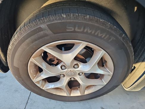 Used 2017 Chrysler Pacifica Touring-L w/ Tire & Wheel Group FWD image 15