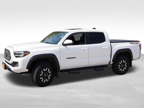 Used 2023 Toyota Tacoma TRD Off-Road w/ TRD Premium Off Road Package AWD/4WD image 10