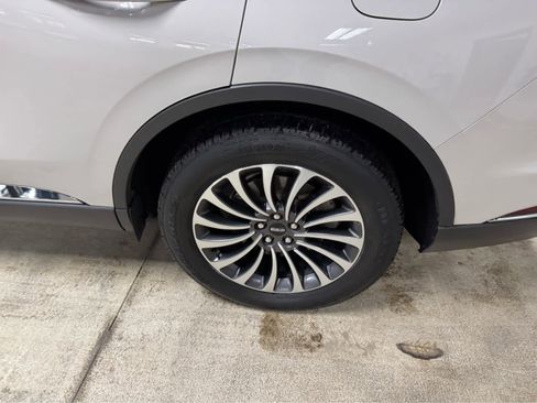 Used 2022 Lincoln Aviator Reserve w/ Equipment Group 201A image 9