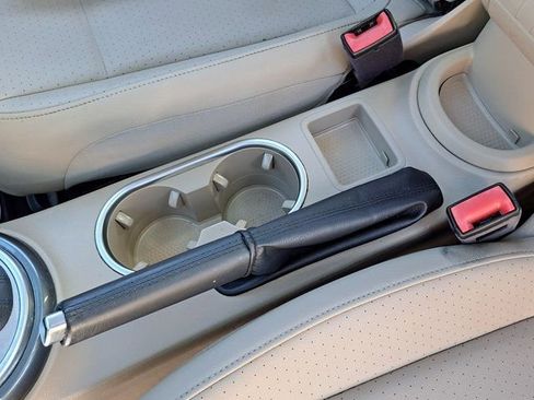 Used 2018 Volkswagen Beetle 2.0T SE image 27