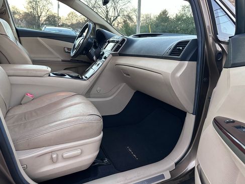 Used 2013 Toyota Venza XLE image 19
