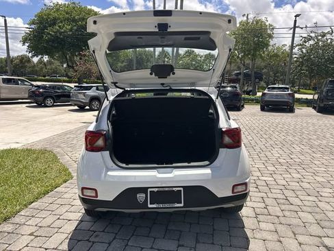 Used 2025 Hyundai Venue SEL FWD image 28