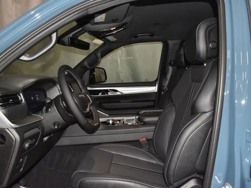 New 2026 Jeep Grand Wagoneer Limited AWD/4WD image 10