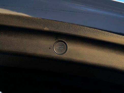 Used 2021 Tesla Model Y Long Range image 16