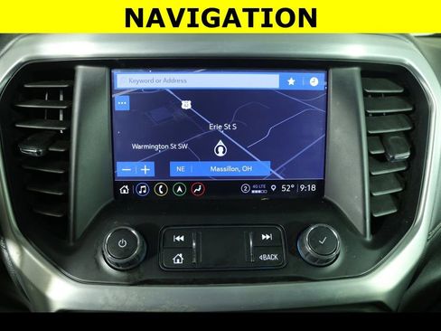 Used 2023 GMC Acadia SLT image 9