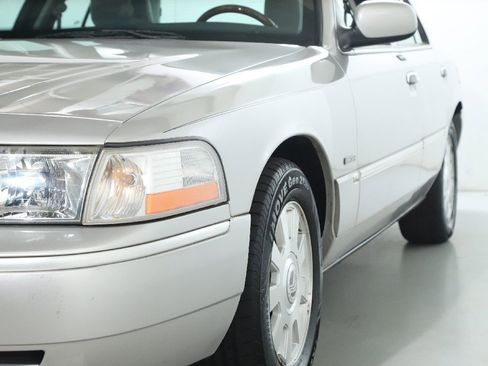 Used 2005 Mercury Grand Marquis LS image 3