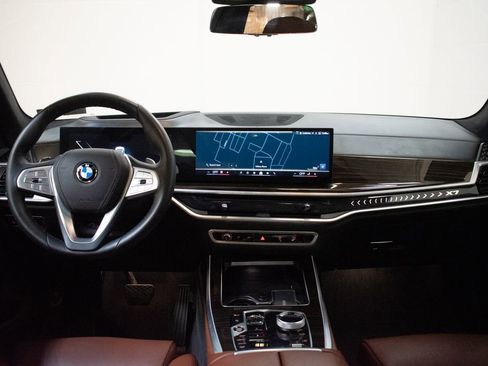 Certified 2024 BMW X7 xDrive40i w/ Executive Package image 11