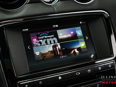 Used 2017 Jaguar XJ R RWD image 23