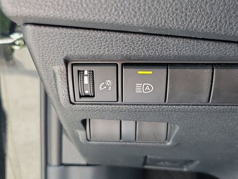 Used 2024 Toyota Corolla Cross LE w/ Moonroof Package FWD image 32