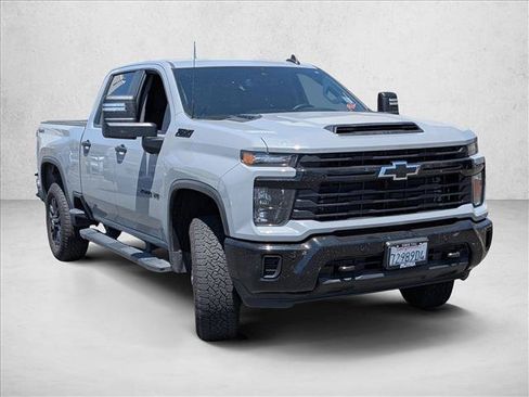 Used 2025 Chevrolet Silverado 2500 Custom w/ Custom Value Package AWD/4WD image 3