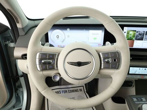 Used 2025 Genesis GV60 Advanced image 11