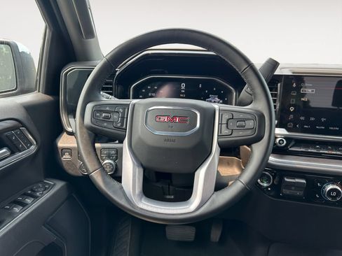Used 2026 GMC Sierra 1500 SLT AWD/4WD image 12