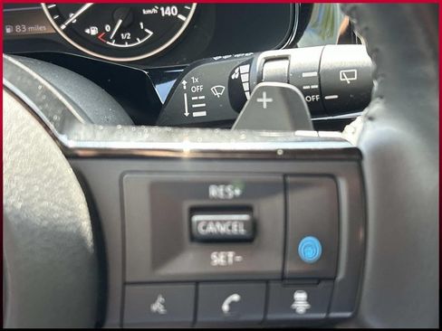Used 2023 Nissan Pathfinder SL AWD/4WD image 30