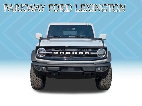 New 2026 Ford Bronco Outer Banks w/ Sasquatch Package image 2
