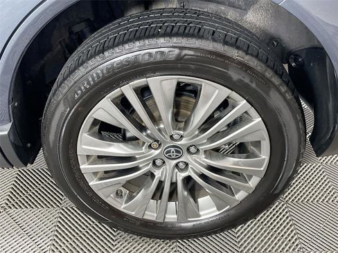 Used 2023 Toyota Venza Limited image 33