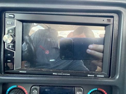Used 2006 Chevrolet Silverado 2500 LT RWD image 14