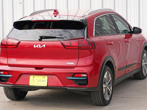 Used 2022 Kia Niro EX image 48