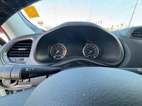 Used 2023 Jeep Renegade Limited AWD/4WD image 16