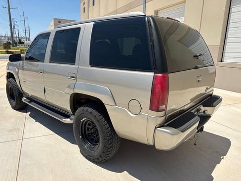 Used 2000 Cadillac Escalade 4WD image 7