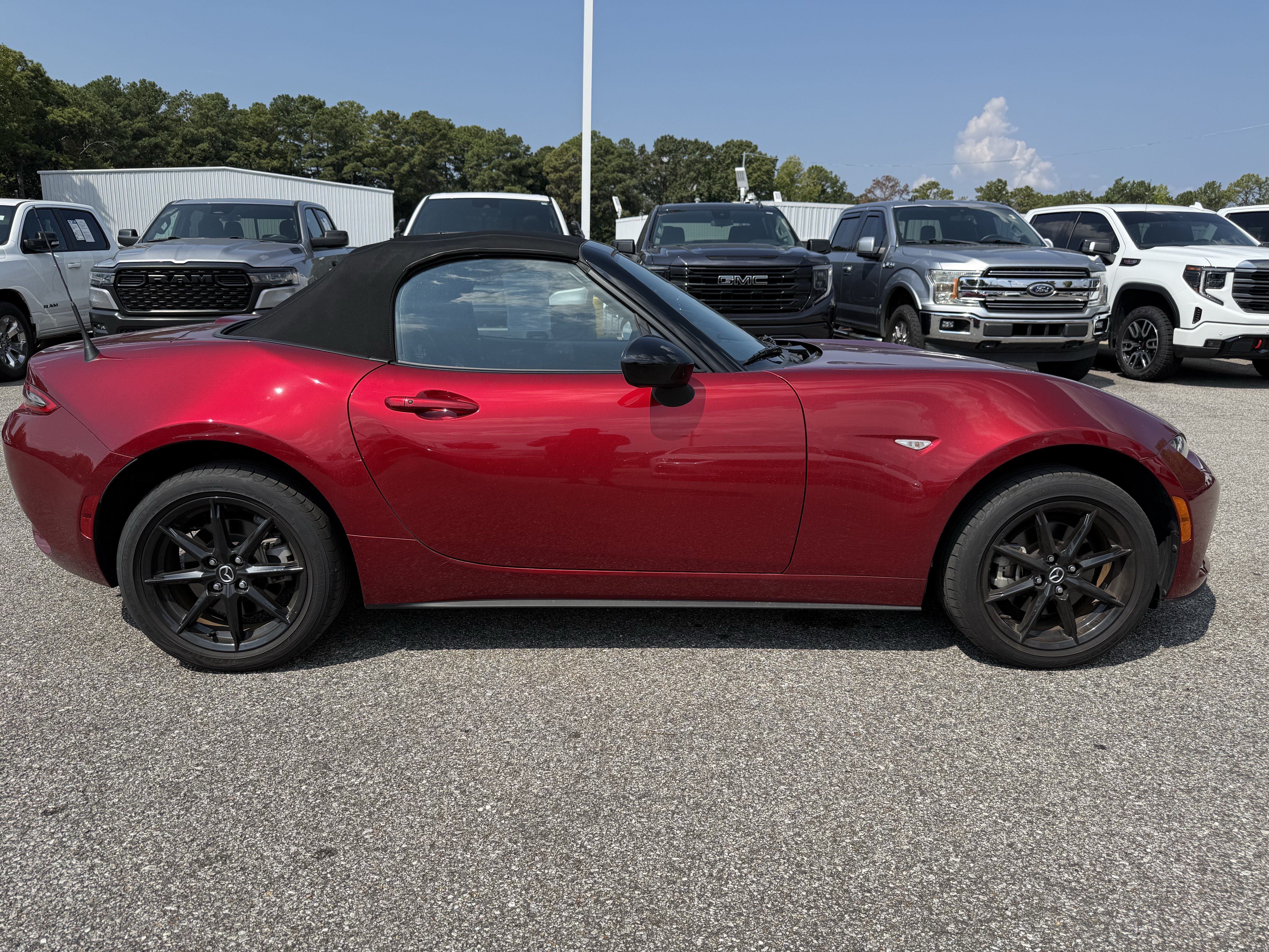 Used 2025 MAZDA MX-5 Miata Sport RWD image 11