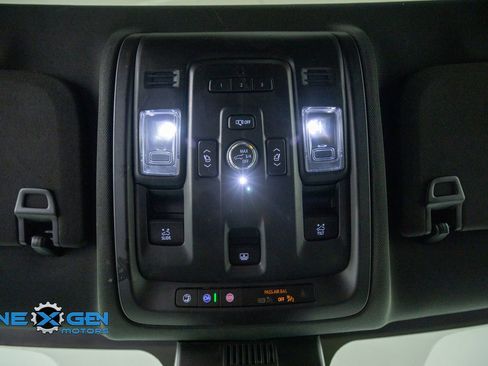 Used 2024 GMC Yukon XL AT4 w/ AT4 Premium Plus Package AWD/4WD image 21