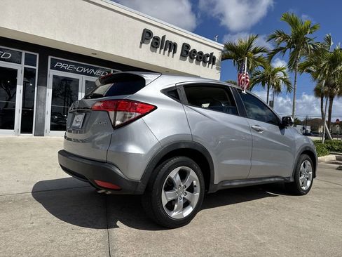 Used 2020 Honda HR-V LX image 24