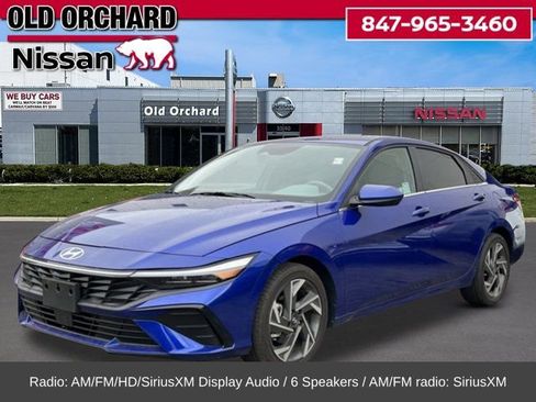 Used 2025 Hyundai Elantra SEL image 1