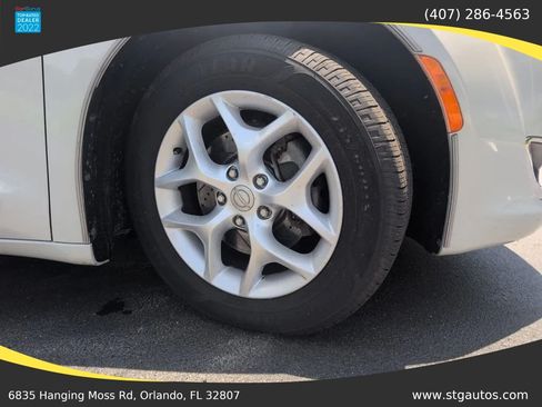 Used 2017 Chrysler Pacifica Touring-L Plus FWD image 27