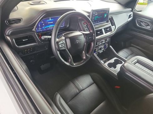 Used 2023 Chevrolet Suburban RST w/ Luxury Package AWD/4WD image 6