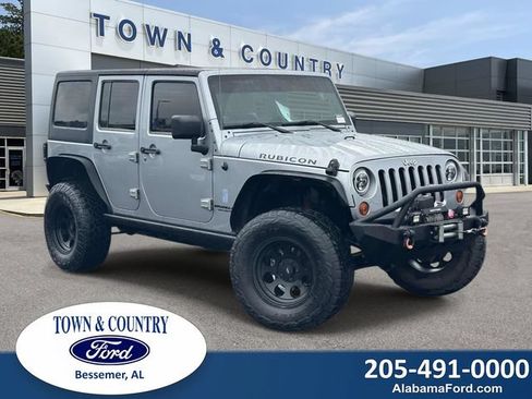 Used 2013 Jeep Wrangler Unlimited Rubicon w/ Connectivity Group AWD/4WD image 1