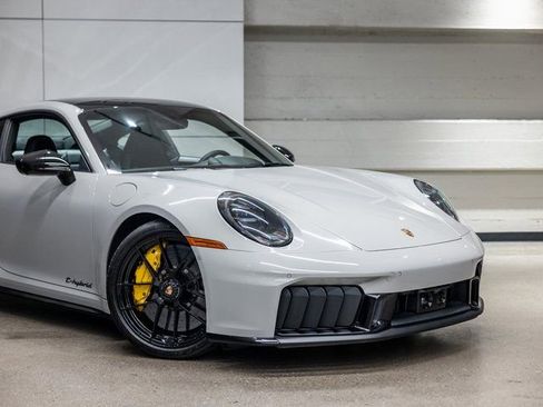 Certified 2025 Porsche 911 Carrera 4 GTS AWD/4WD image 16