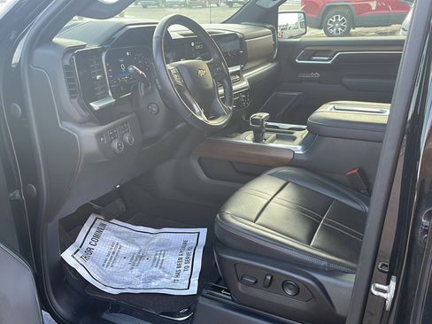 Used 2022 Chevrolet Silverado 1500 High Country w/ Z71 Off-Road Package image 9