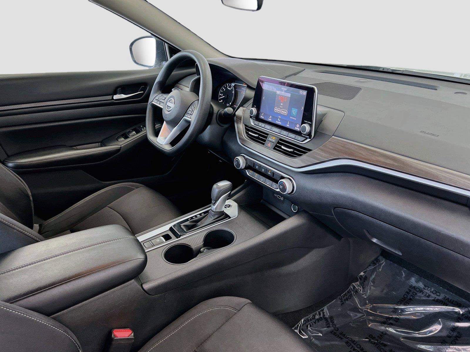 Used 2025 Nissan Altima 2.5 SV AWD/4WD image 26