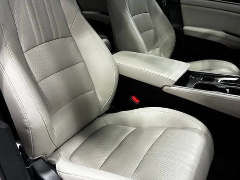 Used 2019 Honda Accord EX-L image 41