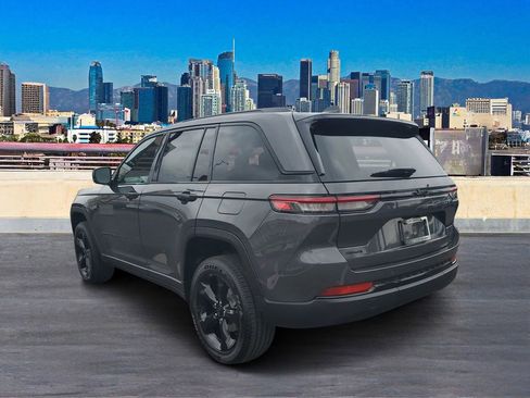 New 2025 Jeep Grand Cherokee Altitude image 5