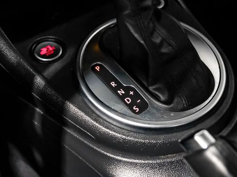 Used 2014 Volkswagen Beetle GSR image 21